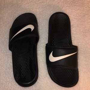 Nike Slide ons size 9